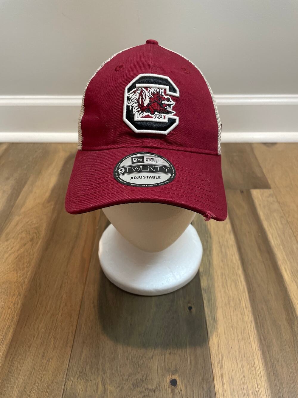 New Era 9Twenty Hat OSFM Gamecocks Maroon White Mesh Trucker Snapback NWT